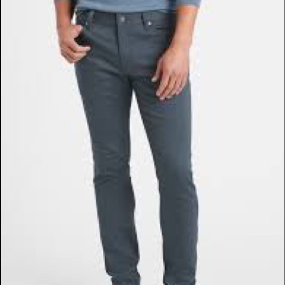 Banana Republic Gray Athletic Tapered Heathered Traveler Pant!